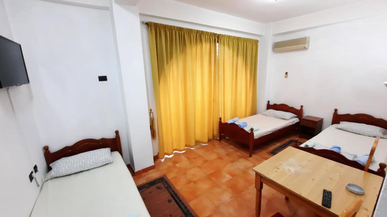 ~Villa Gloria~ Durrës Exteriör bild
